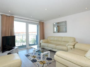 Pass the Keys Luxury 2 bed apartment in Gunwharf Sleeps 4